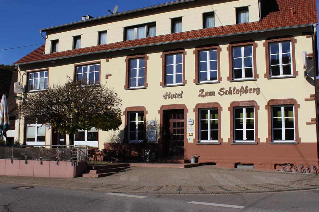 Hotel Restaurant Zum Schlossberg Wadern Extérieur photo